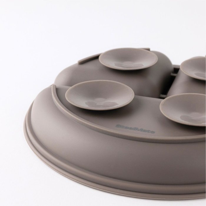 Baby suction plate with 3 compartments - silicone - Taupe